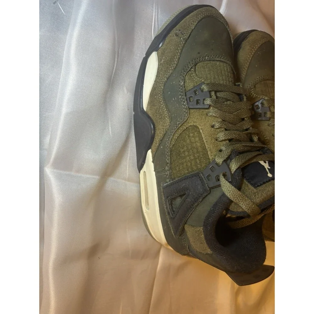 Air Jordan 4 Retro SE Craft Medium Olive Green GS Size 6Y FB9928-200 Preowned